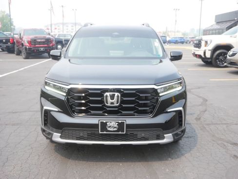 Used 2024 Honda Pilot Elite image 3