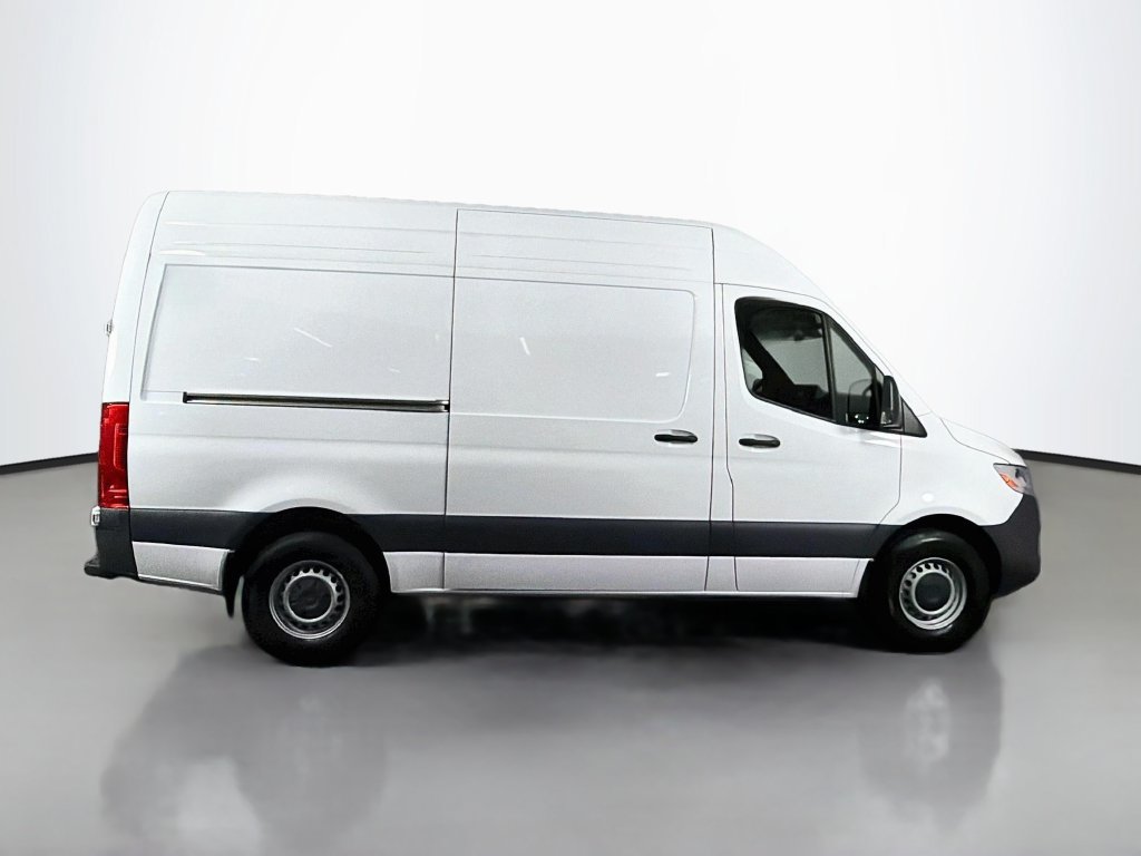 Used 2024 Mercedes-Benz Sprinter 2500 image 8