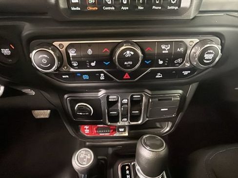 Used 2023 Jeep Wrangler Unlimited Rubicon 4xe w/ Cold Weather Group AWD/4WD image 20
