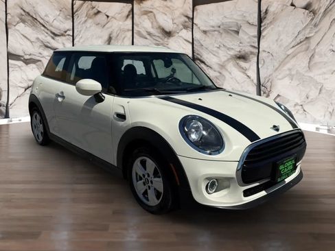 Used 2021 MINI Cooper 2-Door Hardtop FWD image 4