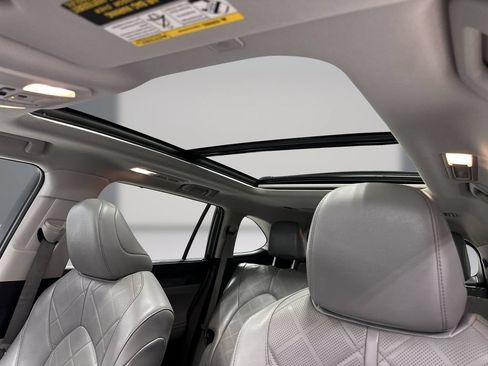 Used 2024 Toyota Highlander Platinum FWD image 17