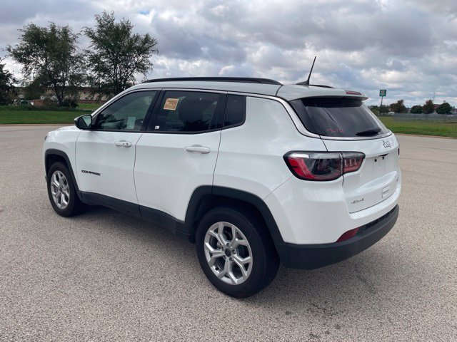Used 2026 Jeep Compass Latitude AWD/4WD image 4