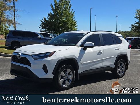 Used 2022 Toyota RAV4 XLE image 1