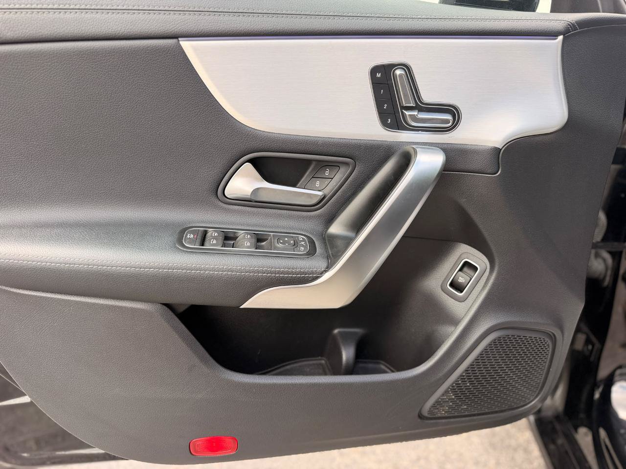 Used 2025 Mercedes-Benz CLA 250 image 26