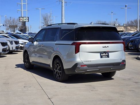 New 2026 Kia Carnival SX Prestige image 3