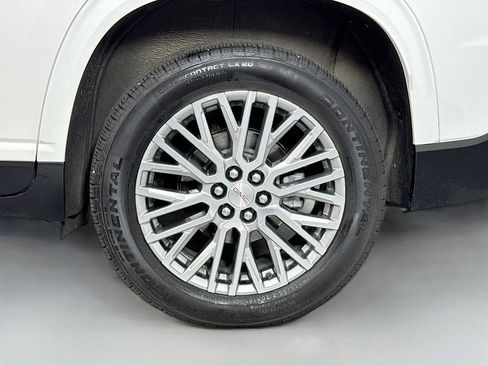 Used 2025 GMC Acadia Denali AWD/4WD image 9