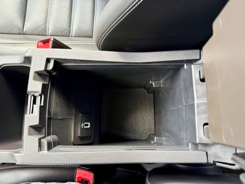 Used 2019 Ford Escape Titanium AWD/4WD image 48