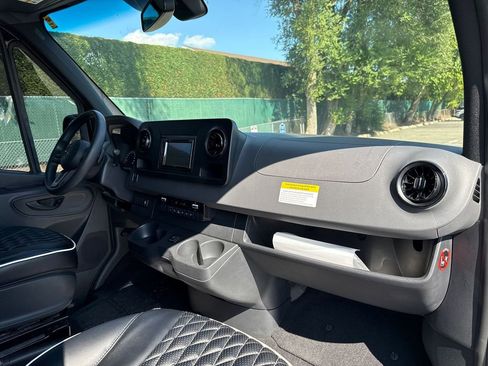 Used 2019 Mercedes-Benz Sprinter 170 w/ Driver Convenience Package image 21