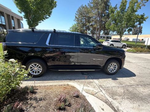 Used 2026 Chevrolet Suburban LT w/ Comfort Package RWD image 10