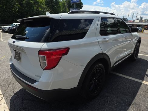 Used 2020 Ford Explorer XLT w/ Equipment Group 202A RWD image 5