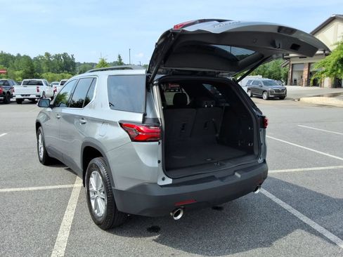 Certified 2023 Chevrolet Traverse LT FWD image 15