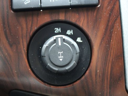 Used 2013 Ford F250 Lariat w/ Lariat Interior Pkg AWD/4WD image 24