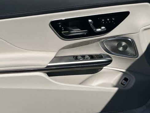 Certified 2025 Mercedes-Benz CLE 300 4MATIC Cabriolet image 19