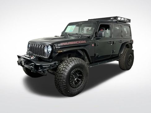 Used 2025 Jeep Wrangler Unlimited Rubicon AWD/4WD image 4