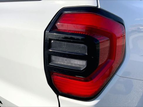 Used 2025 Toyota 4Runner SR5 AWD/4WD image 30