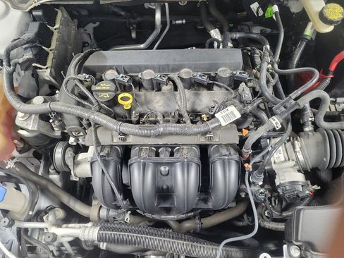 Used 2015 Ford Fusion SE image 30