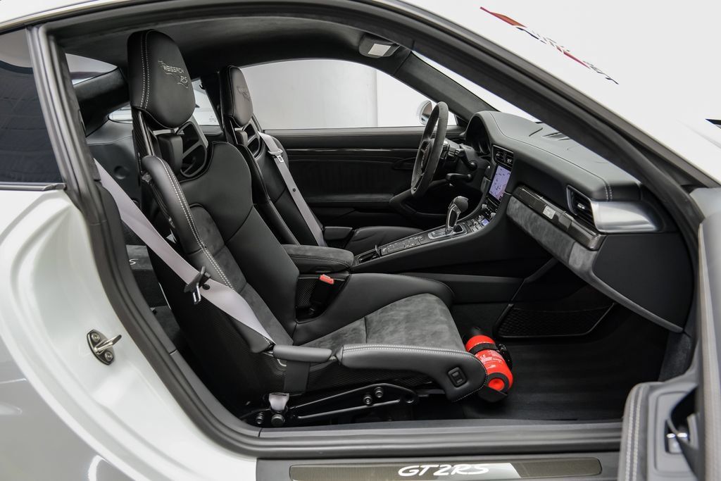 Used 2018 Porsche 911 GT2 RS RWD image 34