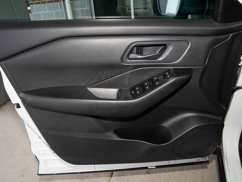 Used 2024 Nissan Rogue S image 10