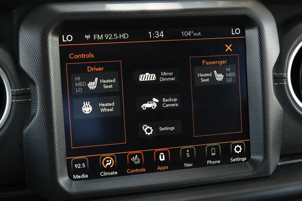 Used 2022 Jeep Wrangler Unlimited Sahara w/ Cold Weather Group AWD/4WD image 32