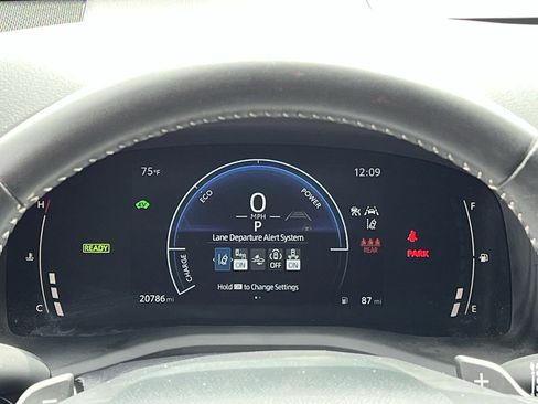 Used 2025 Toyota Camry SE w/ Convenience Package FWD image 13
