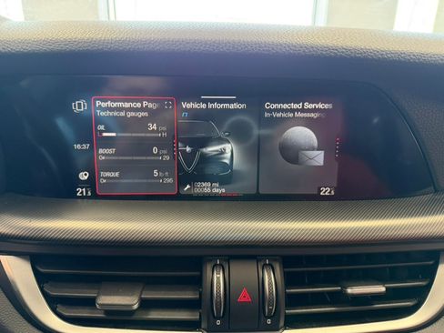 Used 2023 Alfa Romeo Stelvio Veloce AWD/4WD image 57