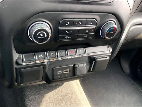 Used 2022 Chevrolet Silverado 1500 Custom image 30