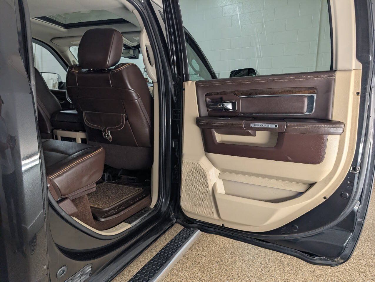 Used 2015 RAM 1500 Laramie Longhorn AWD/4WD image 16