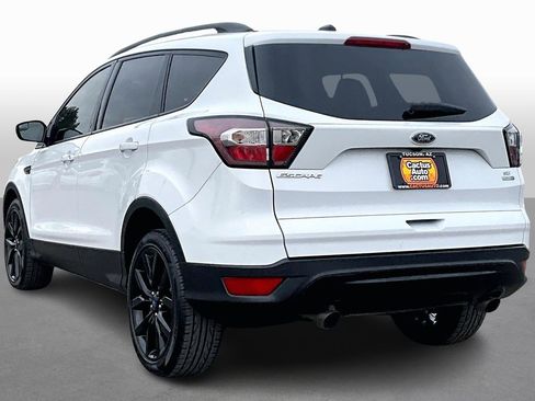Used 2018 Ford Escape SE w/ SE Sport Appearance Package image 11