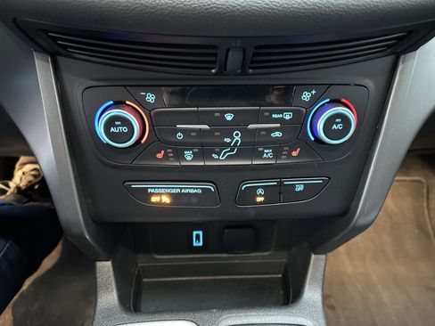Used 2018 Ford Escape SE w/ SE Sync 3 Package FWD image 30