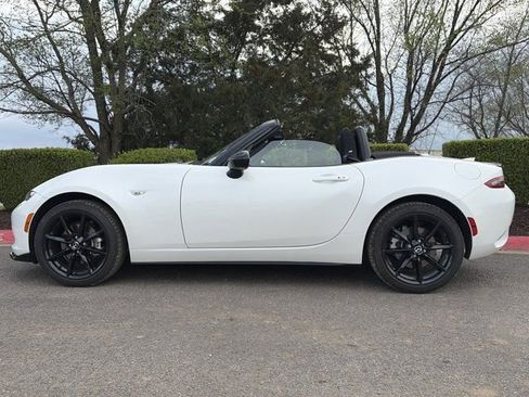 Used 2022 MAZDA MX-5 Miata Club image 12
