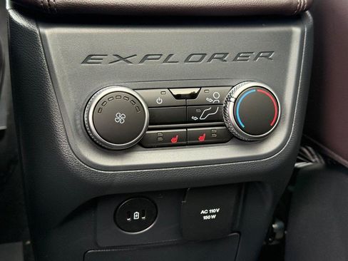 New 2026 Ford Explorer Platinum w/ LUX Leather Package AWD/4WD image 8