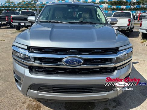 Used 2024 Ford Expedition Limited RWD image 3