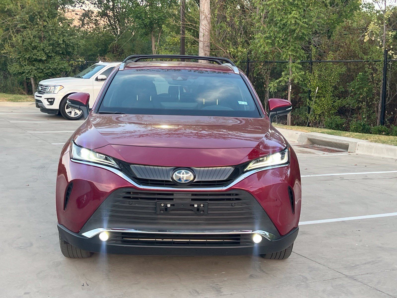 Used 2023 Toyota Venza XLE AWD/4WD image 2