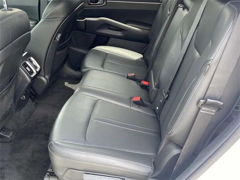 New 2025 Kia Sorento S image 8