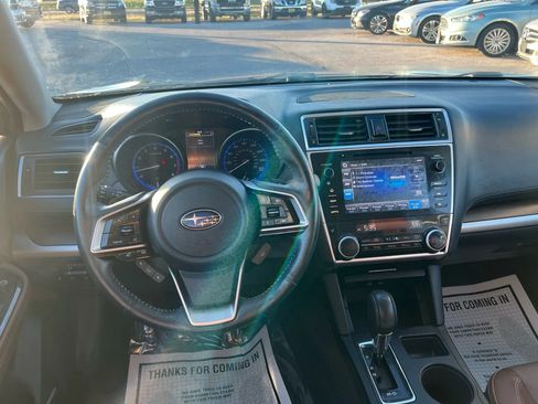 Used 2018 Subaru Outback 3.6R Touring w/ Popular Package #3 image 9