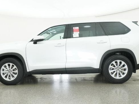 New 2026 Toyota Grand Highlander FWD image 22