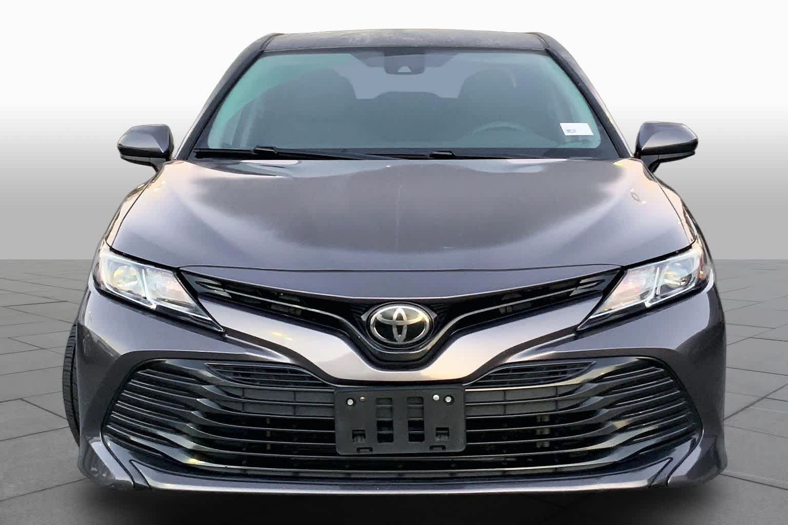 Used 2020 Toyota Camry LE FWD image 4