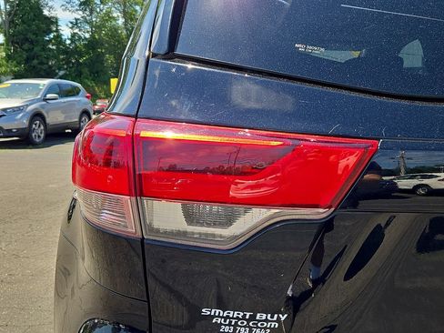 Used 2017 Toyota Highlander XLE w/ Protection Package #3 AWD/4WD image 11