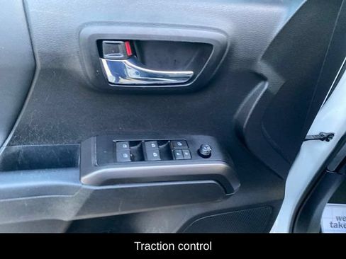 Used 2021 Toyota Tacoma TRD Sport w/ Technology Package AWD/4WD image 8