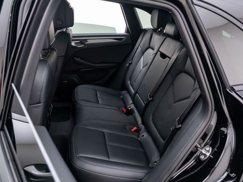 New 2026 Porsche Macan image 16