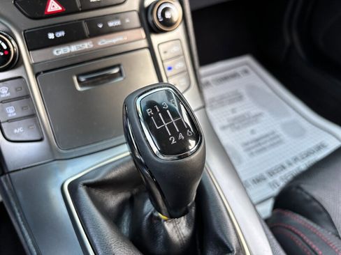 Used 2014 Hyundai Genesis 2.0T image 17