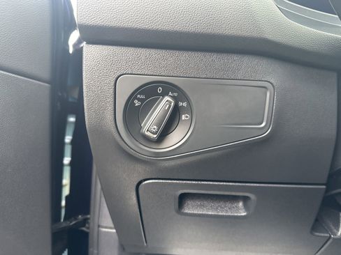 Certified 2022 Volkswagen Tiguan SEL R-Line image 14