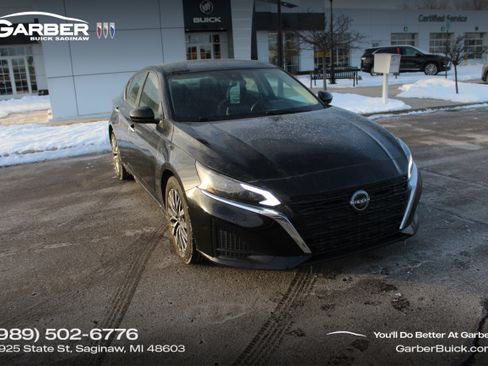 Used 2023 Nissan Altima 2.5 SV image 1