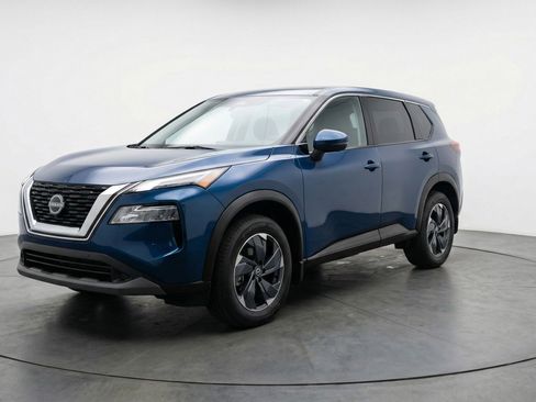 Used 2025 Nissan Rogue SV image 3