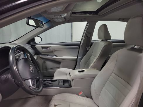 Used 2017 Toyota Camry XLE w/ Moonroof Package FWD image 16