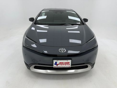 New 2026 Toyota Prius SE image 3