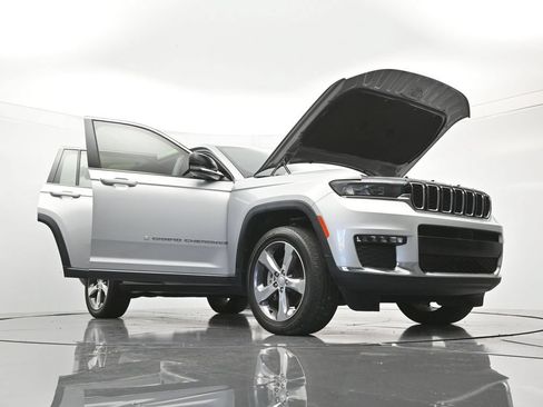 Used 2021 Jeep Grand Cherokee L Limited RWD image 53