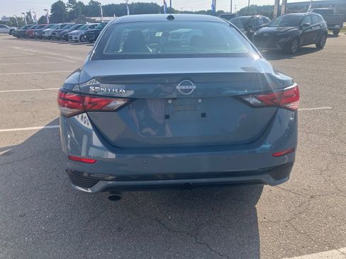 Used 2025 Nissan Sentra SR FWD image 4