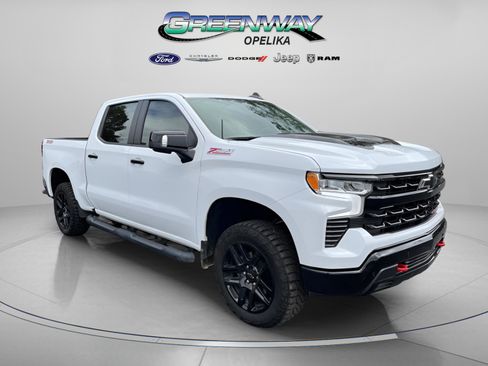 Used 2025 Chevrolet Silverado 1500 LT Trail Boss w/ LT Trail Boss Premium Package AWD/4WD image 1