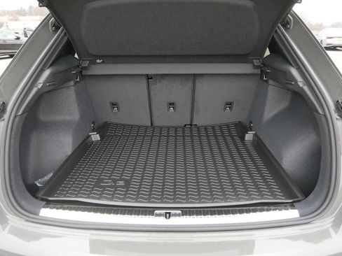 Used 2025 Audi Q3 2.0T Premium w/ Convenience Package AWD/4WD image 5